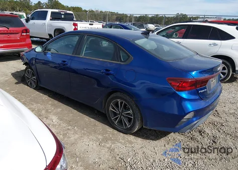 2022 Kia Forte Lxs z USA, uszkodzony, nr VIN 3KPF24AD9NE484083